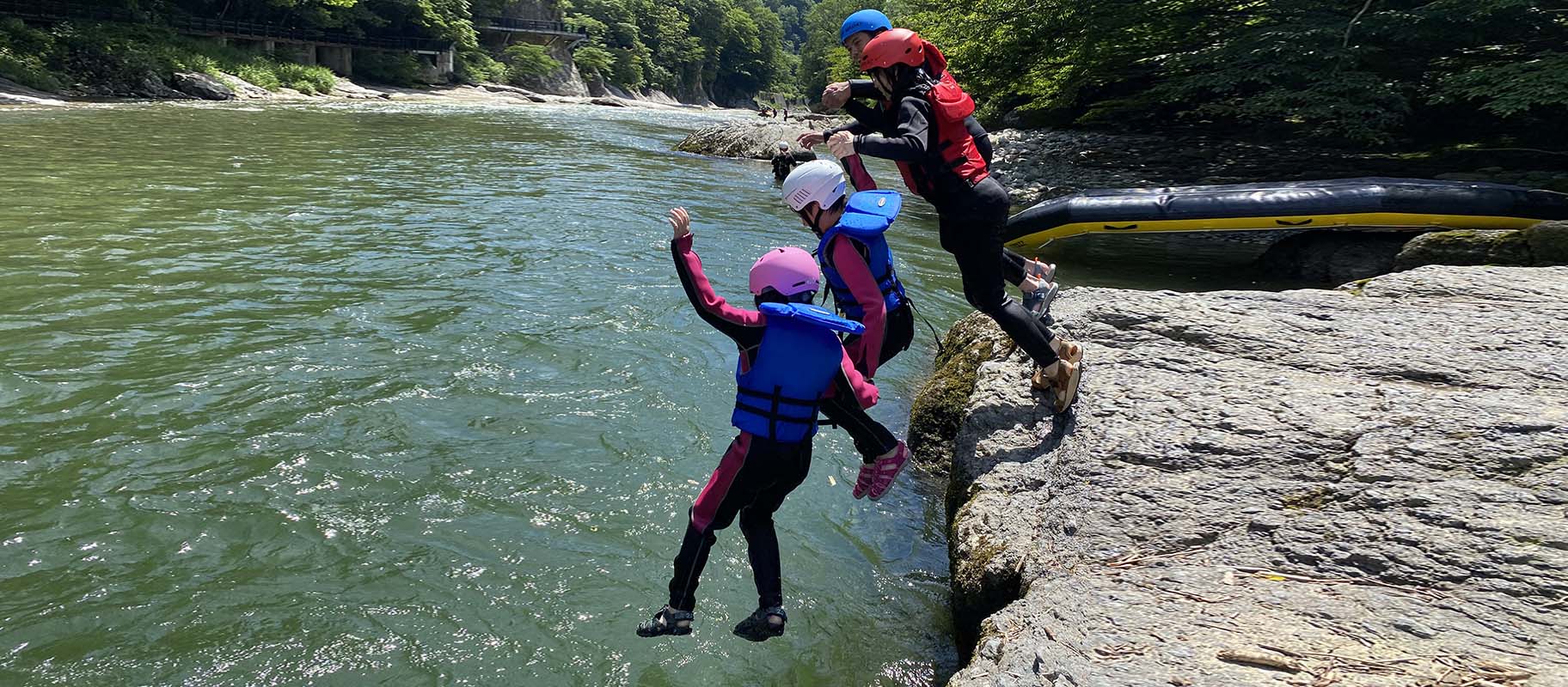 Minakami Best Half Day Rafting trip in tone river, 利根川でのみなかみベスト半日ラフティング旅行